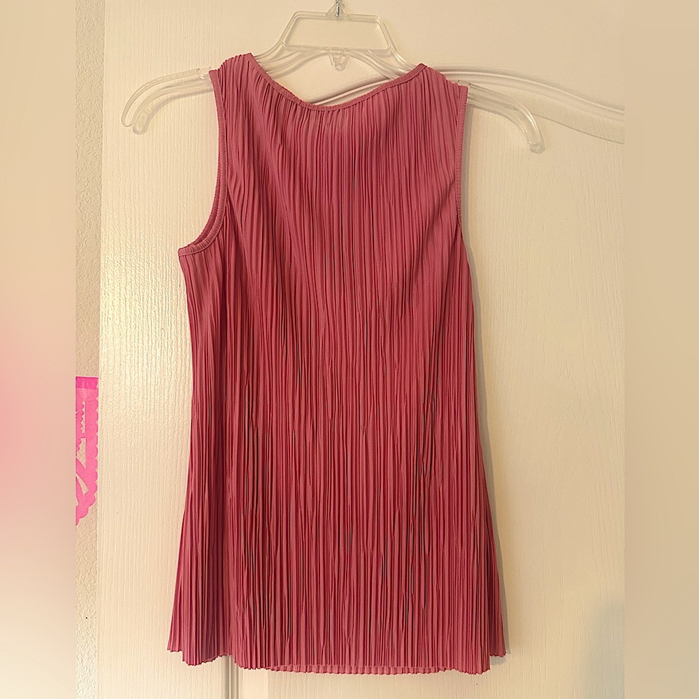 Beautiful peach colored shell top